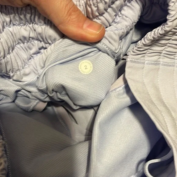 Lululemon Hotty Hot HR lined Short 4” PASTEL BLUE Sz 2 - Picture 5 of 6